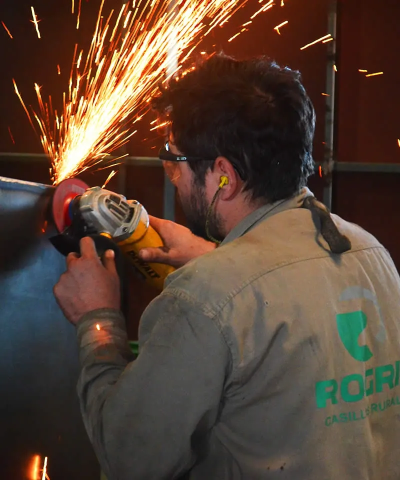 Rogriv - Empleado trabajando